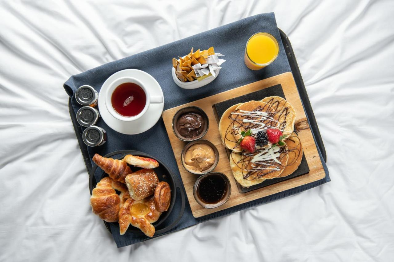 Radisson Blu Hotel, Бурайда Екстериор снимка