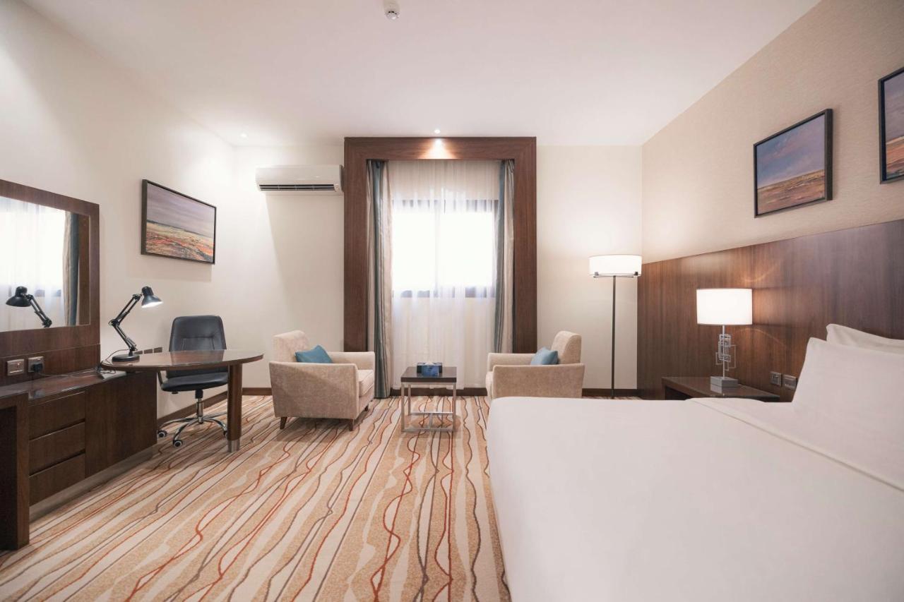 Radisson Blu Hotel, Бурайда Екстериор снимка