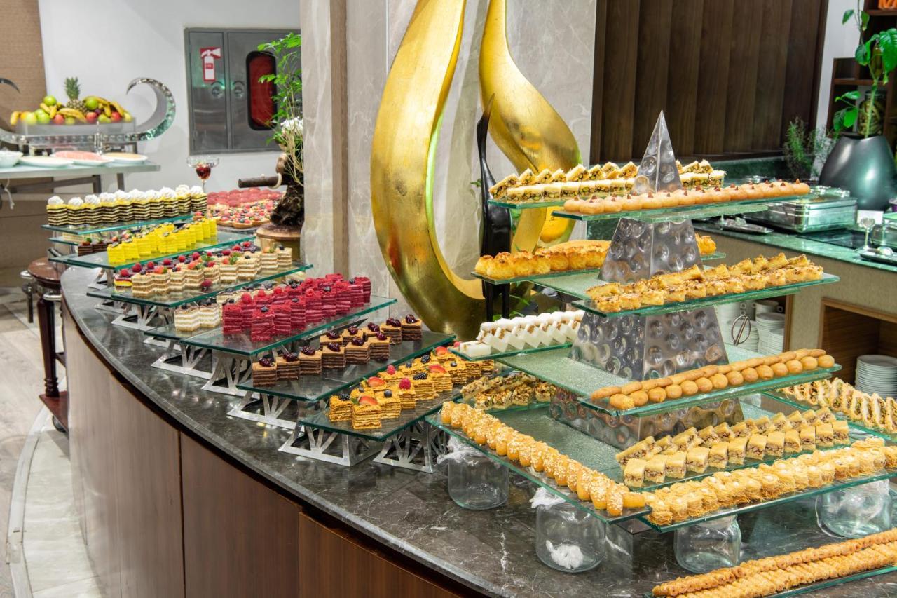 Radisson Blu Hotel, Бурайда Екстериор снимка